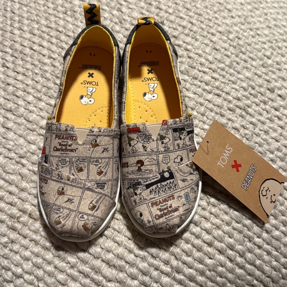 TOMS Peanuts Comic Print Slip-Ons Size 1